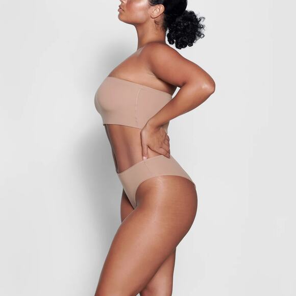 SKIMS Fits Everybody Bandeau Bra Sienna Stretch Strapless Seamless 2X NEW - Picture 2 of 8